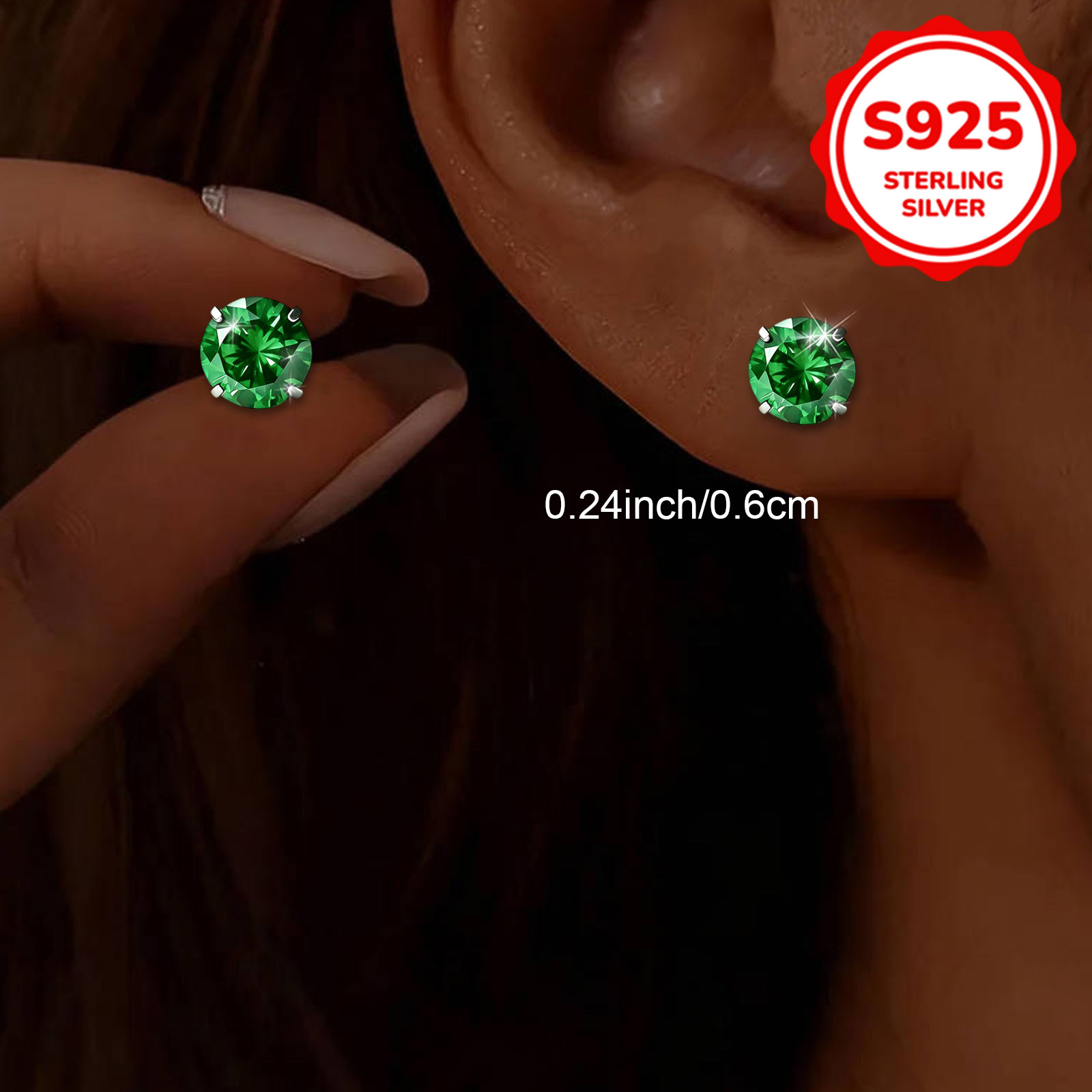 Women's Luxurious S925 Silver Round Synthetic Zirconia Stud Earrings